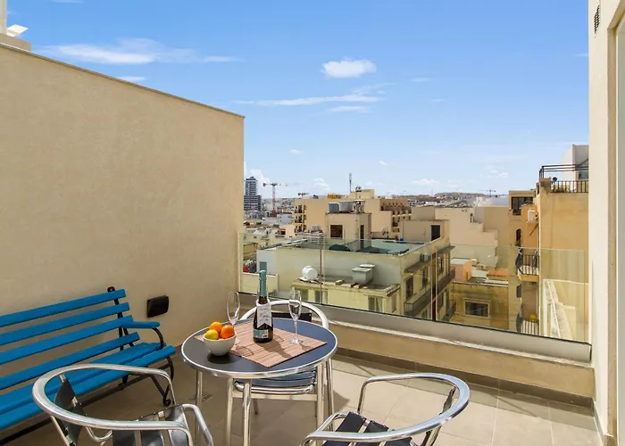 Sunny Penthouse Modern 2 Bdr - Sliema - Happy Rentals