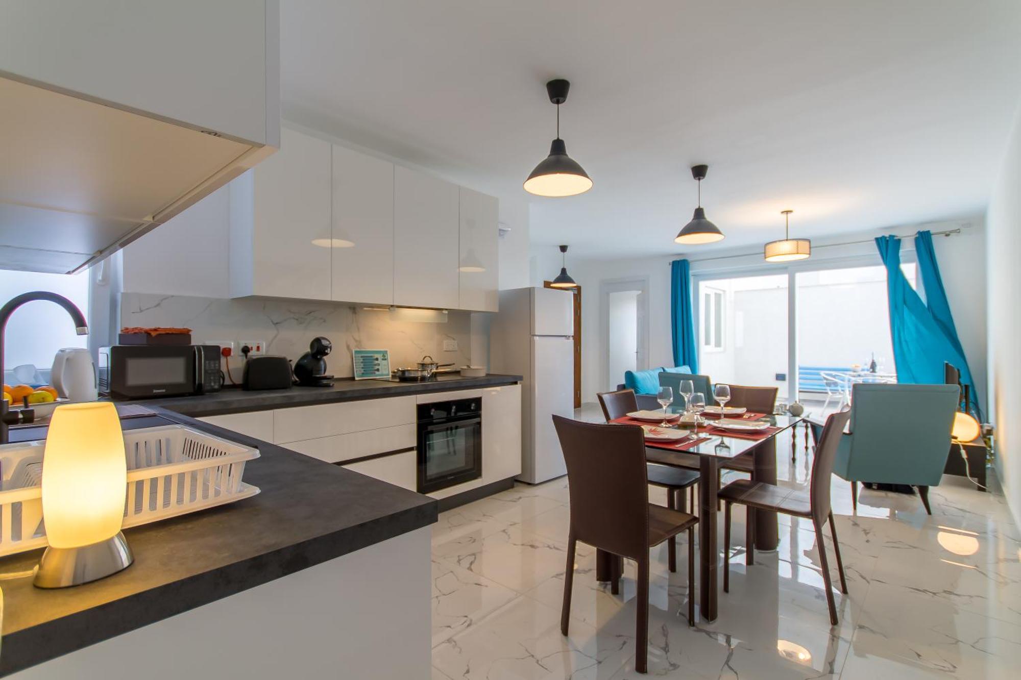 Sunny Penthouse Modern 2 Bdr - - Happy Apartment Sliema