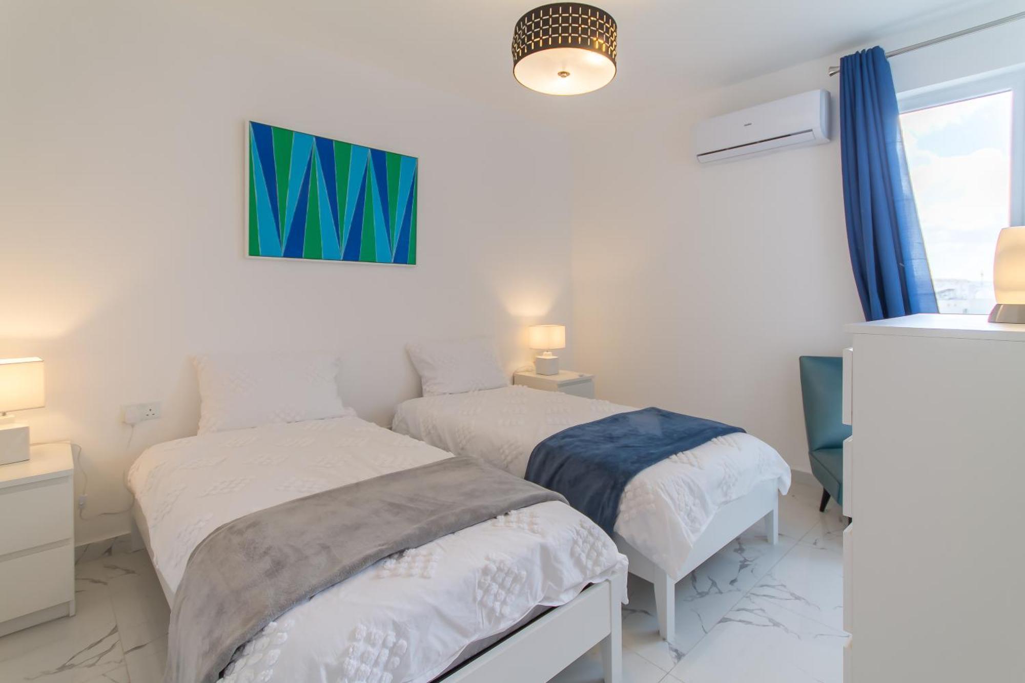Apartment Sunny Penthouse Modern 2 Bdr - - Happy Sliema