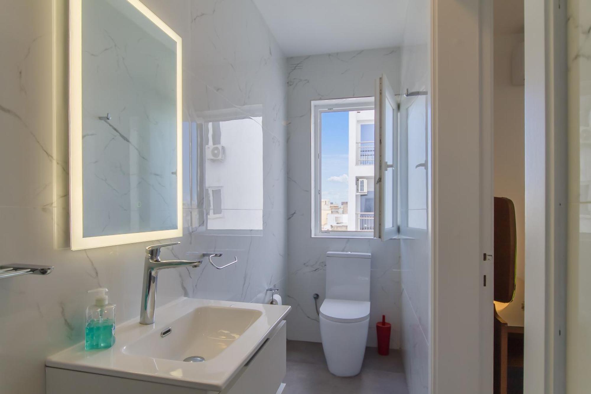 Apartment Sunny Penthouse Modern 2 Bdr - - Happy Sliema
